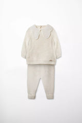 Elegantes Baby Strick Set in Creme Pullover mit Rippstrick und besticktem weissem Bubikragen und passende Strickhose