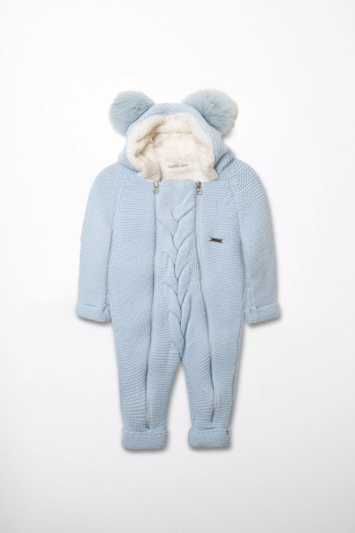 Hochwertiger Babystrampler aus Strick in Hellblau mit Pompon Kapuze Zopfmuster und Reißverschlüssen vorne