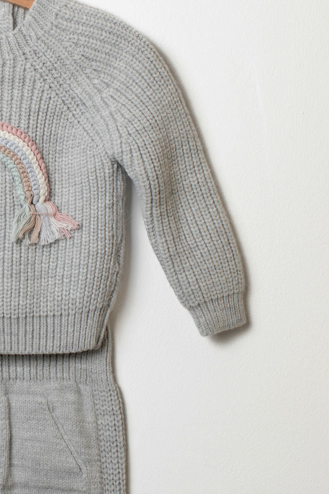 Zweiteiliges Strickset mit Regenbogen-Detail